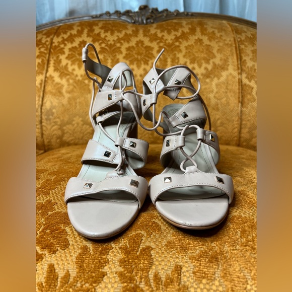 Vince Camuto chunky open toed heels with gold studs Size 6 1/2 - Picture 2 of 8